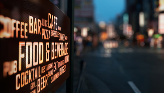 monitor wyświetlajacy treści cyfrowe dla celów reklamowych